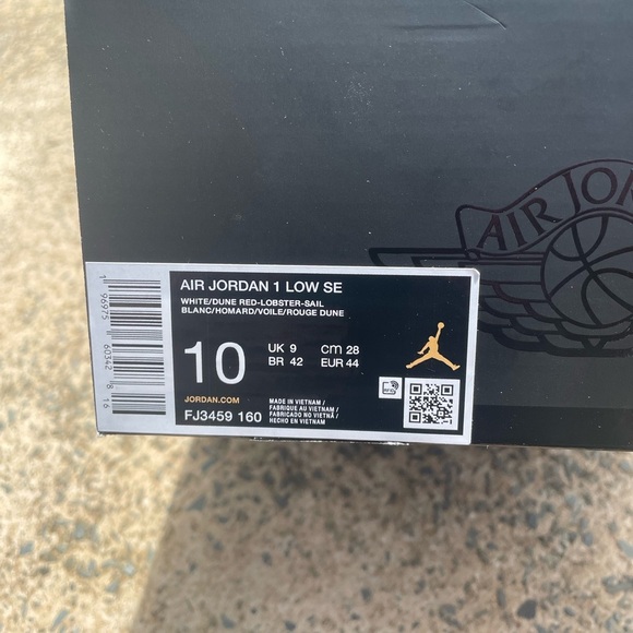 Men’s Air Jordan 1 Low SE - Picture 5 of 7